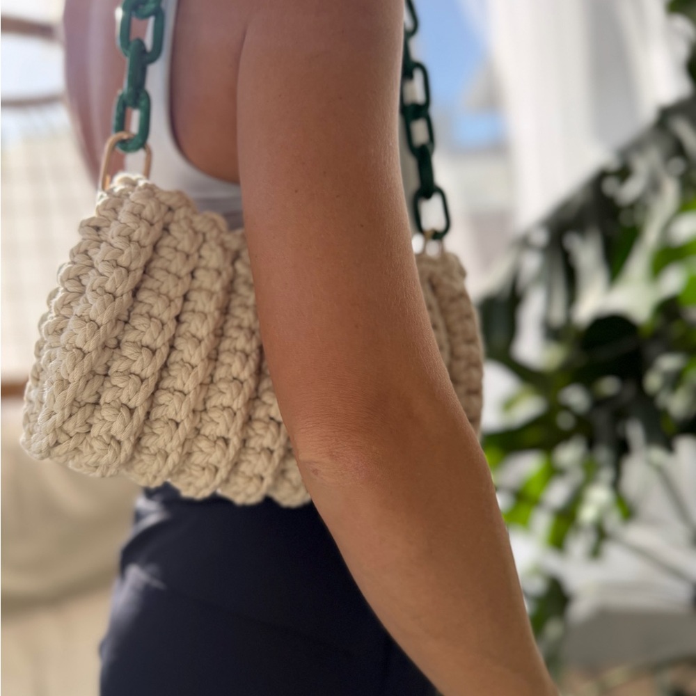 Handcrafted Cream Knit Bag with Green Resin Chain - Picture 3 of 3